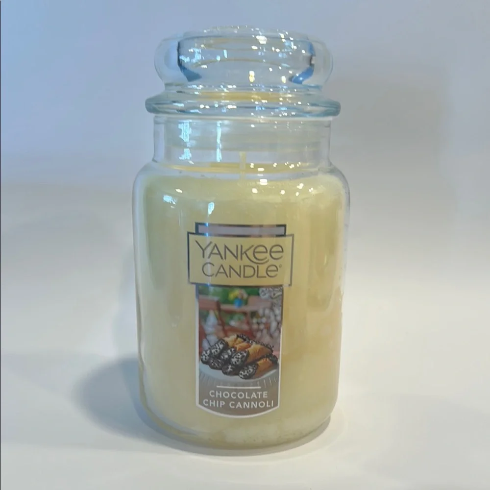 Yankee ‘Chocolate Chip Cannoli’ 🍫🍪 candle 🕯️  Brand New!! 1 wick!